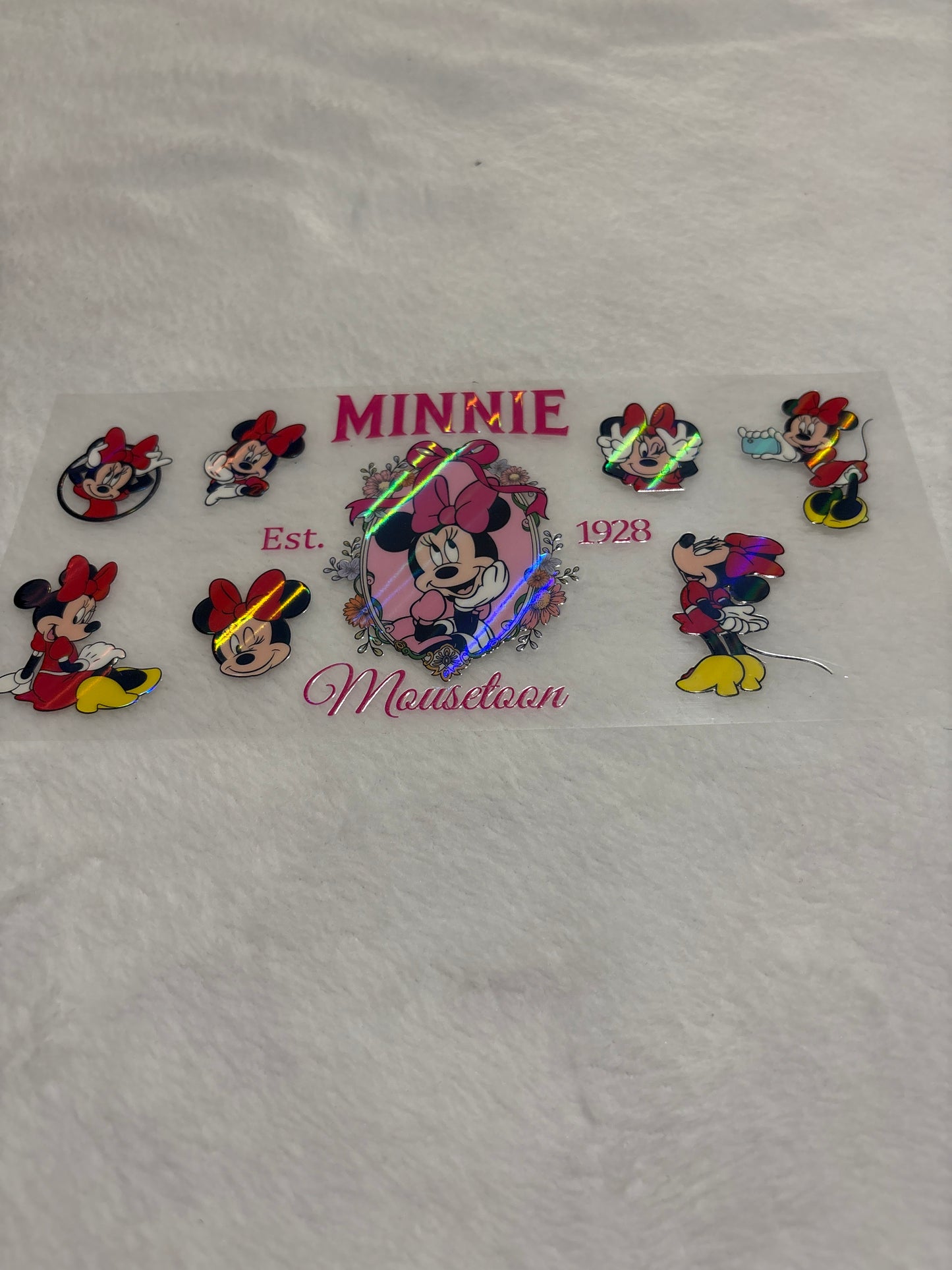 Holographic Minnie